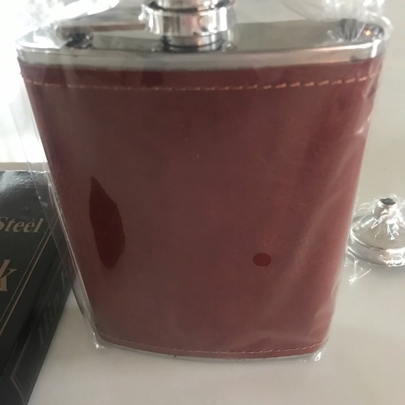 Brown pocket hip flask - Picture 5 of 8
